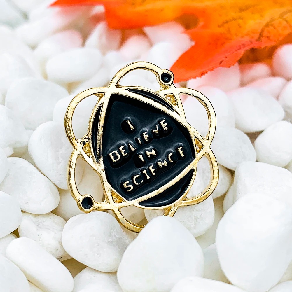 Science Themed Atom Brooch Hun - Science Hunter recension och pris