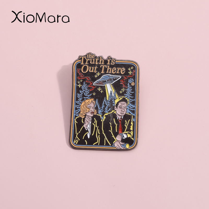 Science Film UFO Enamel Pins C - Science Buddies recension och pris